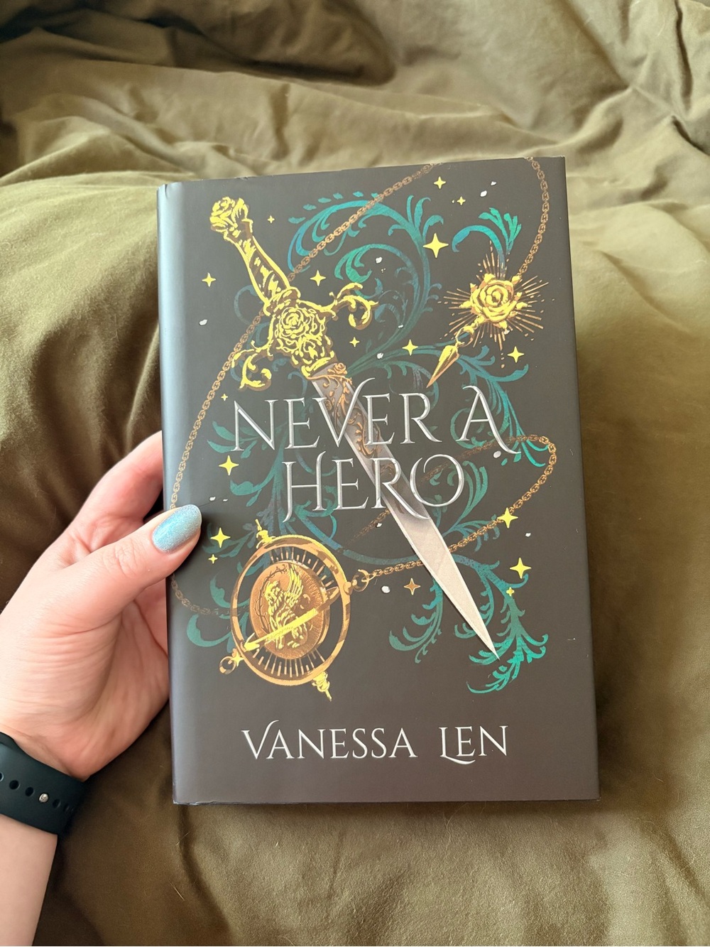 Never a Hero by Vanessa Len, Fairyloot SE, Shipping Defects
